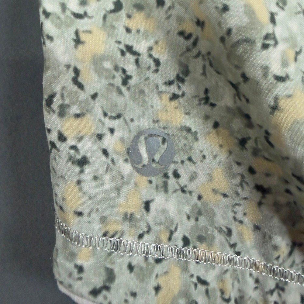 Lululemon Run Speed Shorts Womens Size 8 Grey Floral White Running Athletic - Picture 4 of 7